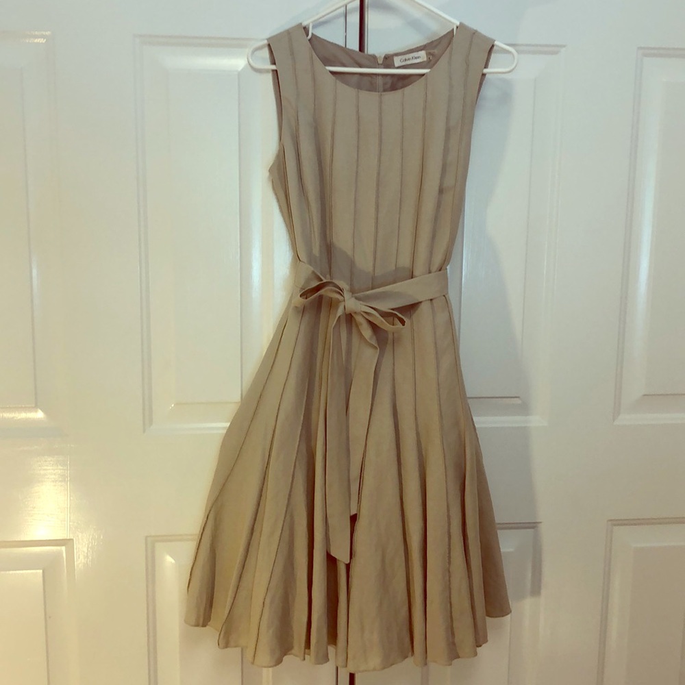 Sleeveless linen dress
